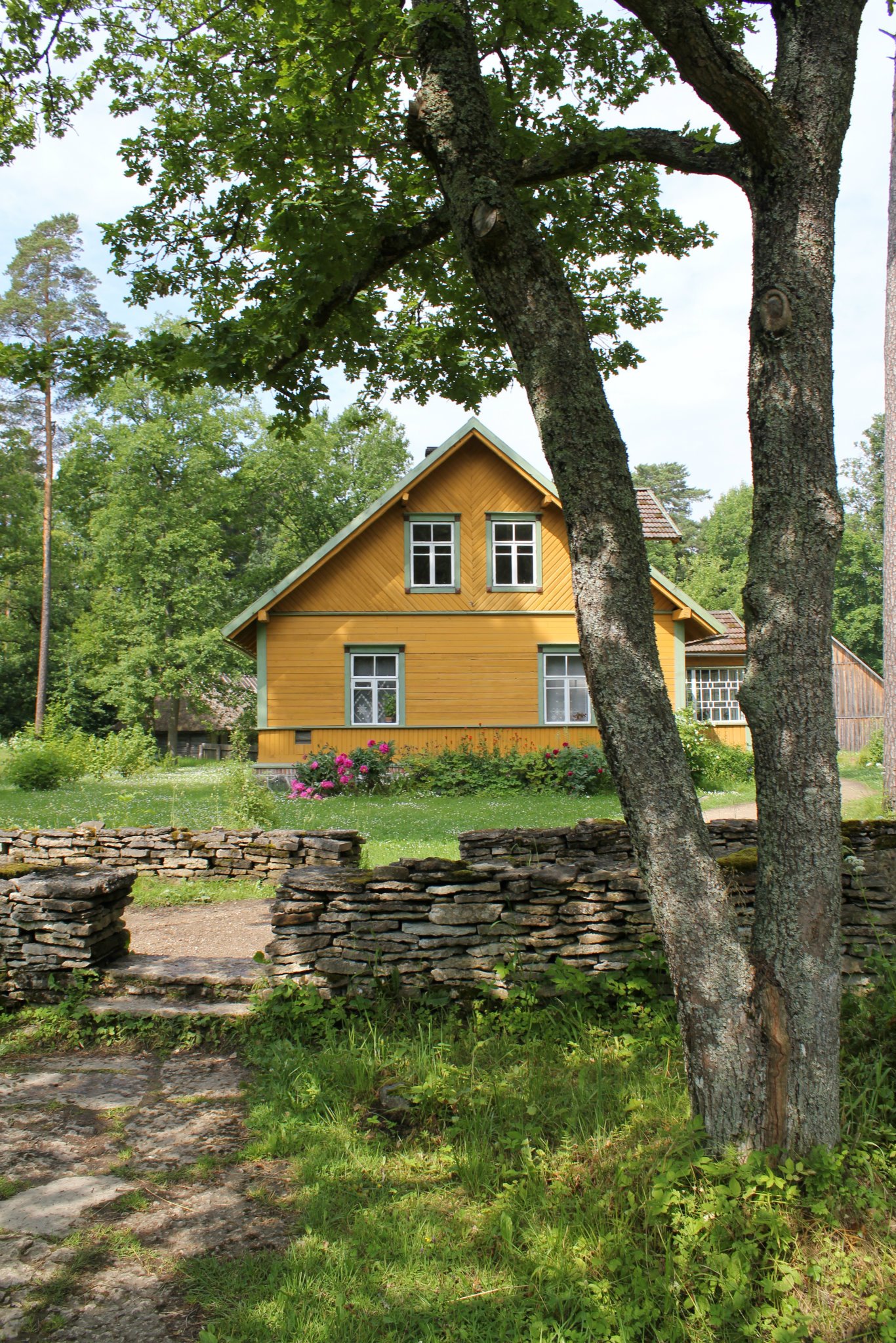 Estonia’s modular houses move work into the factory—and leave work on site
