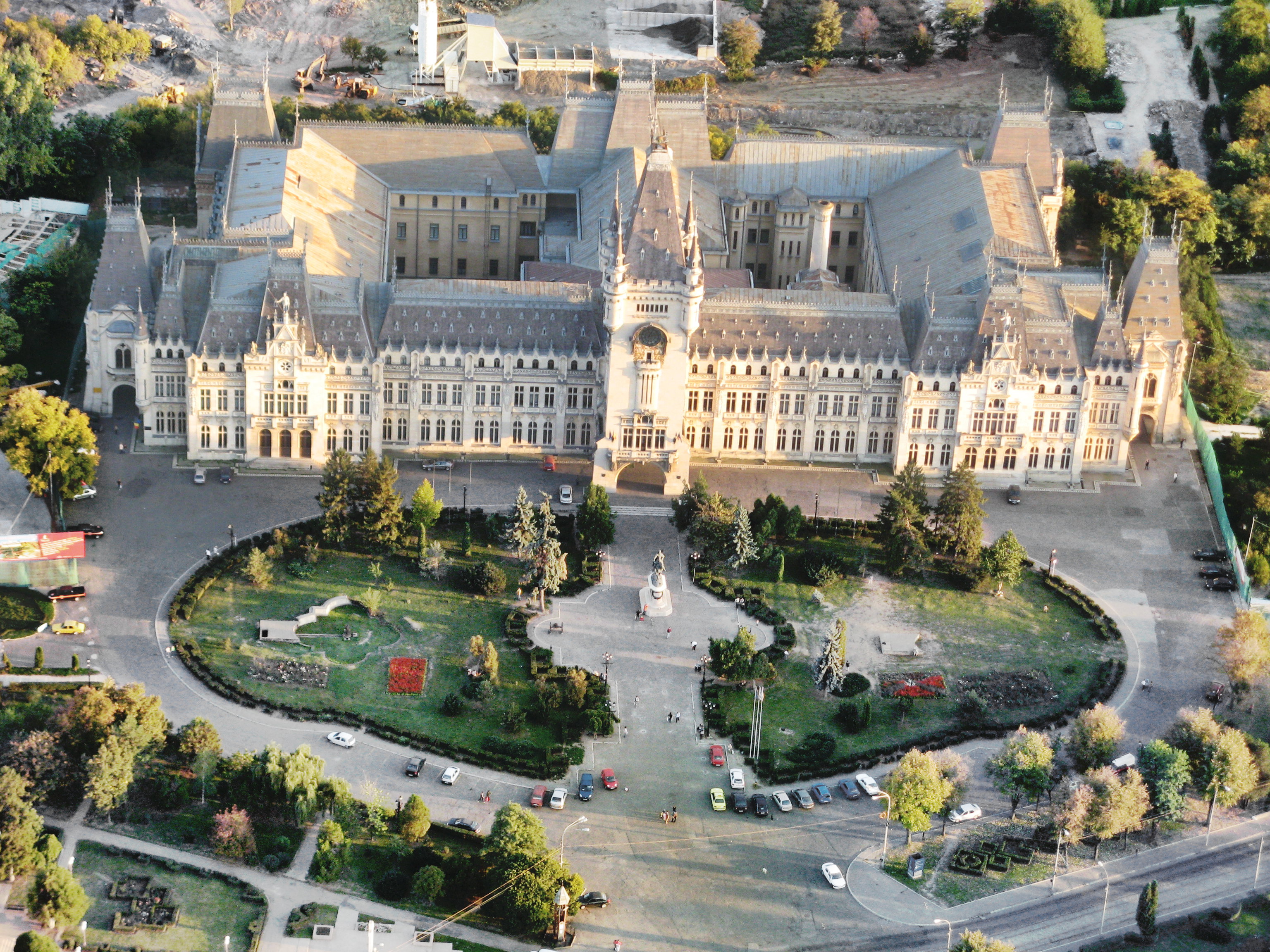 Iași’s Palace of Culture changes the meaning of an official building